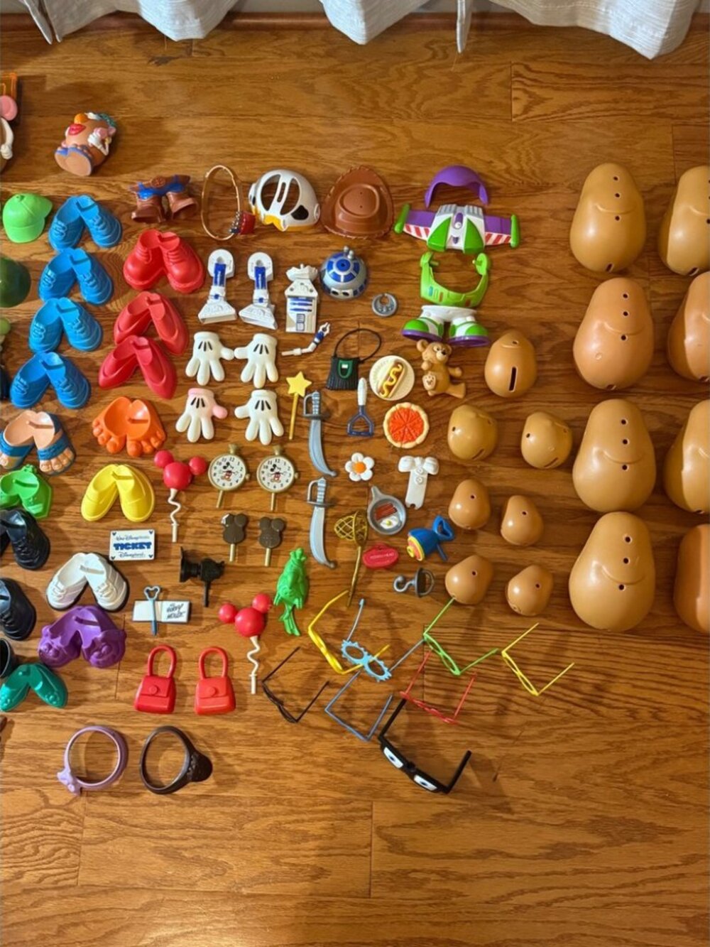ENORMOUS LOT Mr. Potato Head 150+ Accessories -Disney, Star Wars, Toy Story EUC - Picture 4 of 6